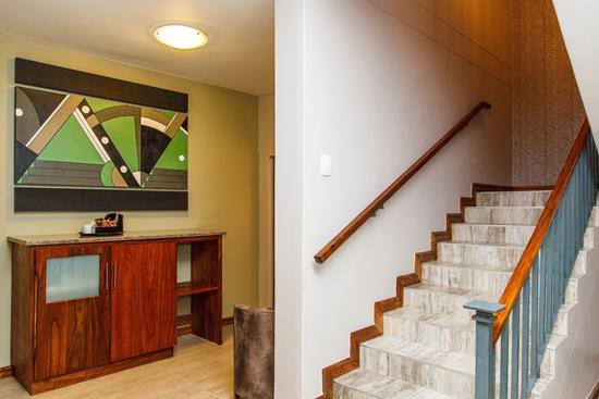 Blyde Canyon, A Forever Resort: 12-Sleeper Guesthouse. 6 Bedrooms (5 queen beds & 1 bunk bed) 