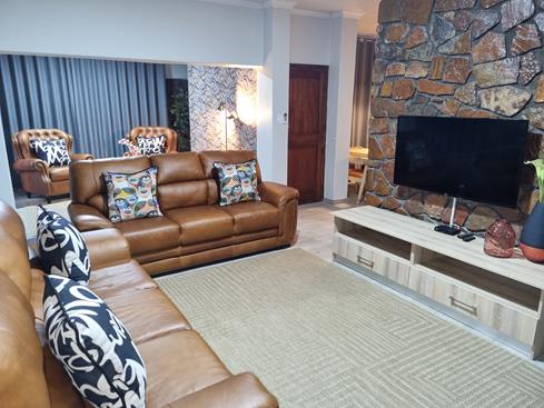 Blyde Canyon, A Forever Resort: 8-Sleeper Guesthouse. 4 Bedrooms (1 double bed & 6 single beds)